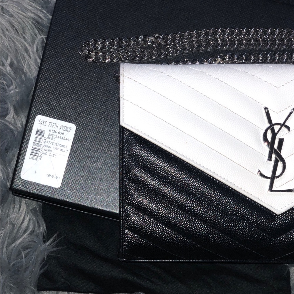 🚨SOLD🚨 Saint Laurent Envelope Purse - Picture 4 of 8